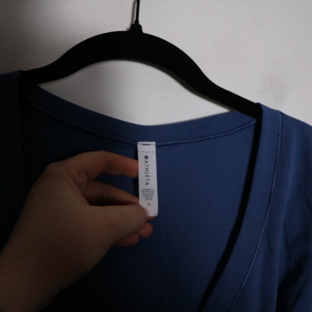 Athleta Blue Long Sleeve Wrap Crop Top - Picture 4 of 8